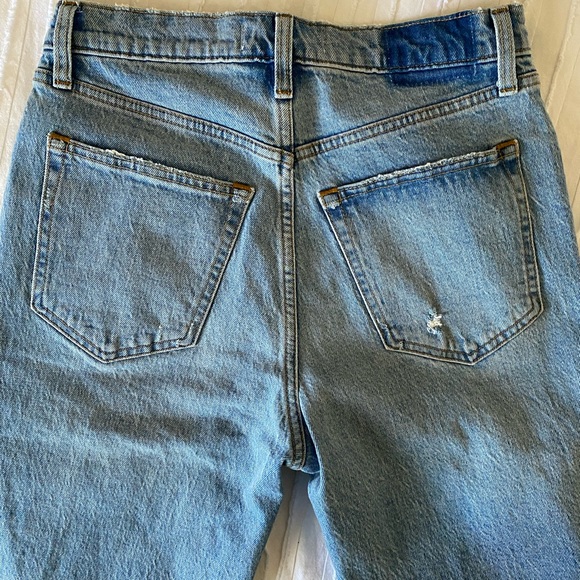 Abercrombie Ultra High Rise 90s Straight Jean - Picture 3 of 9